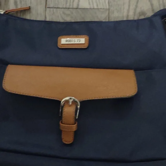 Beautiful blue shoulder bag by Roots ⭐ - Picture 5 of 8